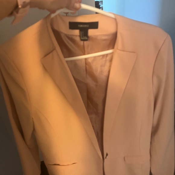 Forever 21 Jackets & Blazers - Perfect Cream blazer
